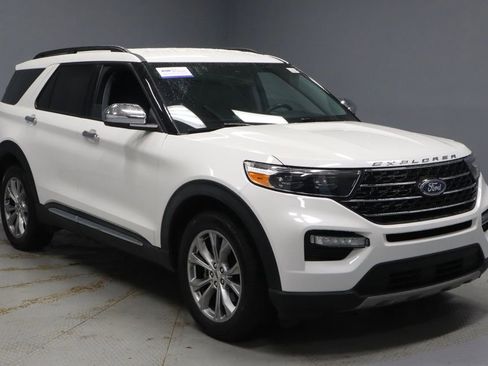 Used 2023 Ford Explorer XLT w/ Equipment Group 202A AWD/4WD image 1
