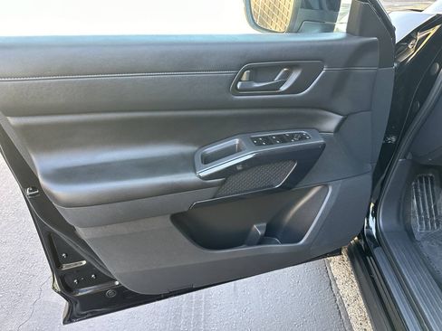 Used 2025 Nissan Pathfinder SV AWD/4WD image 25