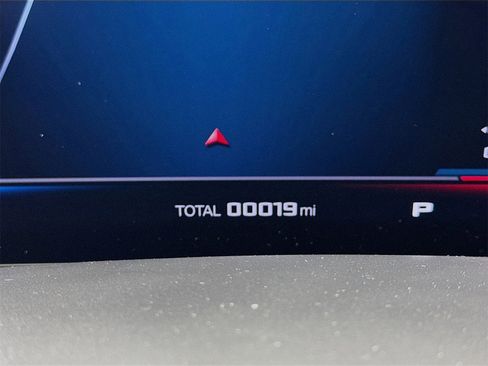 New 2026 BMW XM Label Red image 14