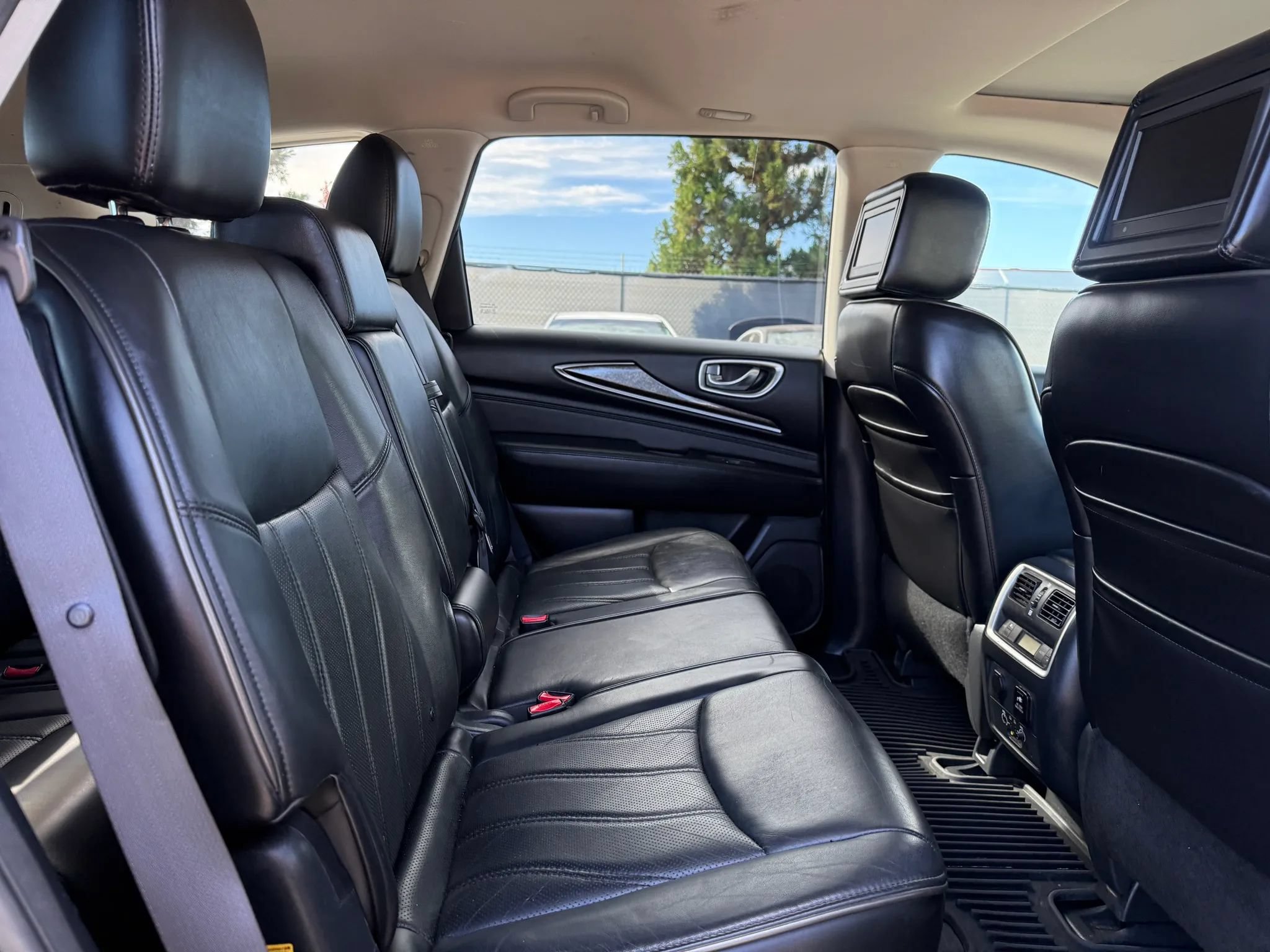 Used 2013 INFINITI JX35 AWD w/ Premium Pkg image 20