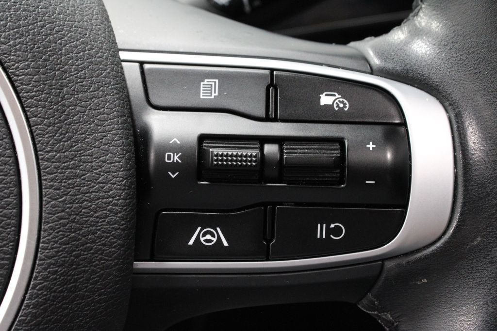 Used 2025 Kia Sportage EX w/ Premium Package AWD/4WD image 29