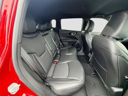 New 2026 Jeep Compass Latitude AWD/4WD image 25