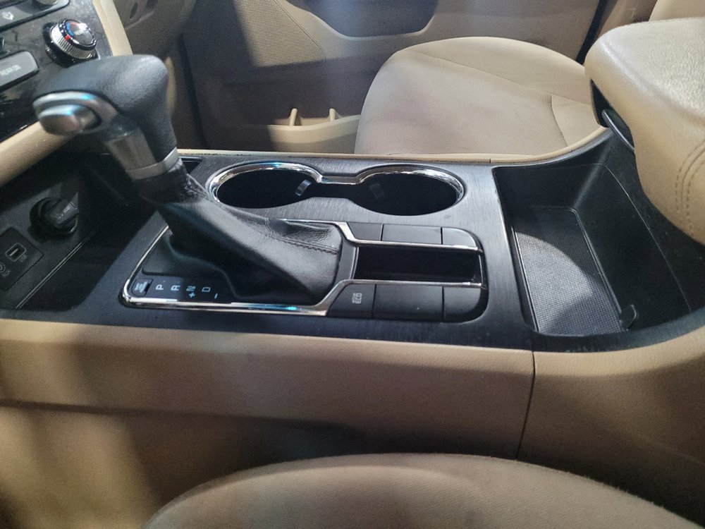 Used 2019 Kia Sedona LX FWD image 26