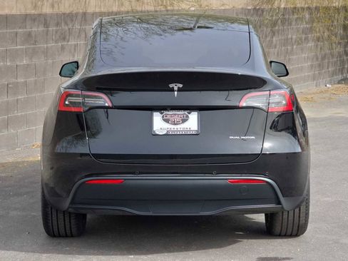 Used 2021 Tesla Model Y Long Range image 8