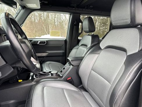 Used 2023 Ford Bronco Everglades image 38