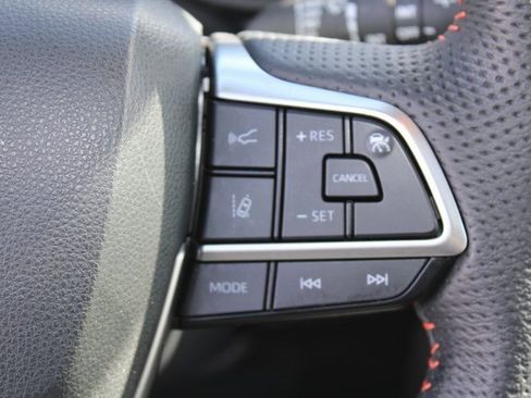 Used 2023 Toyota Sienna XSE w/ XSE Plus Package image 18