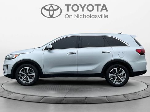 Used 2020 Kia Sorento AWD V6 image 3