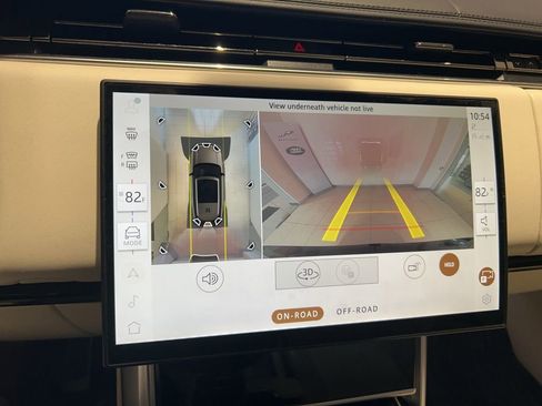 Used 2024 Land Rover Range Rover Long Wheelbase SE image 9