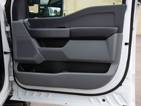 Used 2023 Ford F350 XLT AWD/4WD image 9