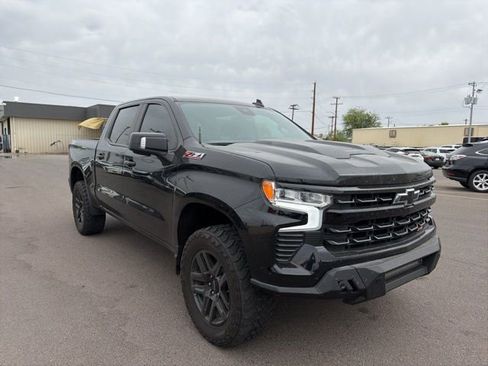 Used 2024 Chevrolet Silverado 1500 LT Trail Boss w/ Convenience Package II image 2