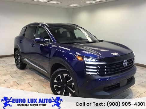 Used 2025 Nissan Kicks SR image 1