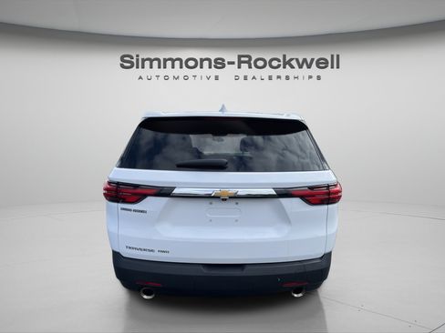 Used 2023 Chevrolet Traverse LS AWD/4WD image 4