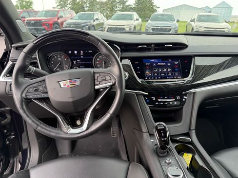 Used 2022 Cadillac XT6 Premium Luxury AWD/4WD image 14