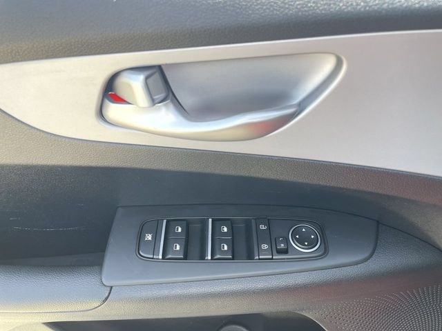 Used 2023 Kia Forte LXS w/ LXS Technology Package FWD image 20