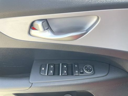 Used 2023 Kia Forte LXS w/ LXS Technology Package FWD image 20
