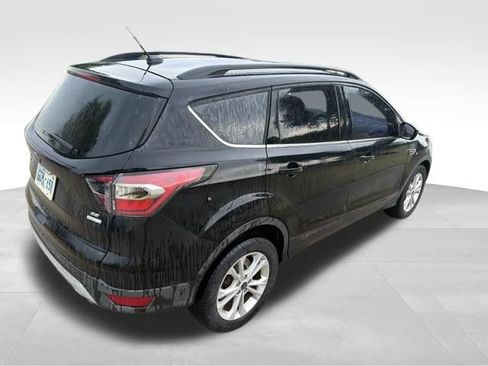 Used 2017 Ford Escape SE w/ Equipment Group 201A FWD image 3
