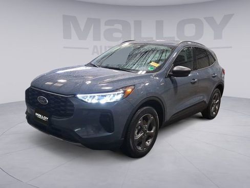Used 2026 Ford Escape ST-Line w/ Cold Weather Package image 1