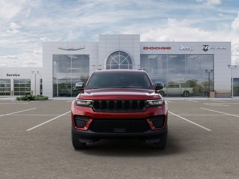 New 2025 Jeep Grand Cherokee Altitude image 6