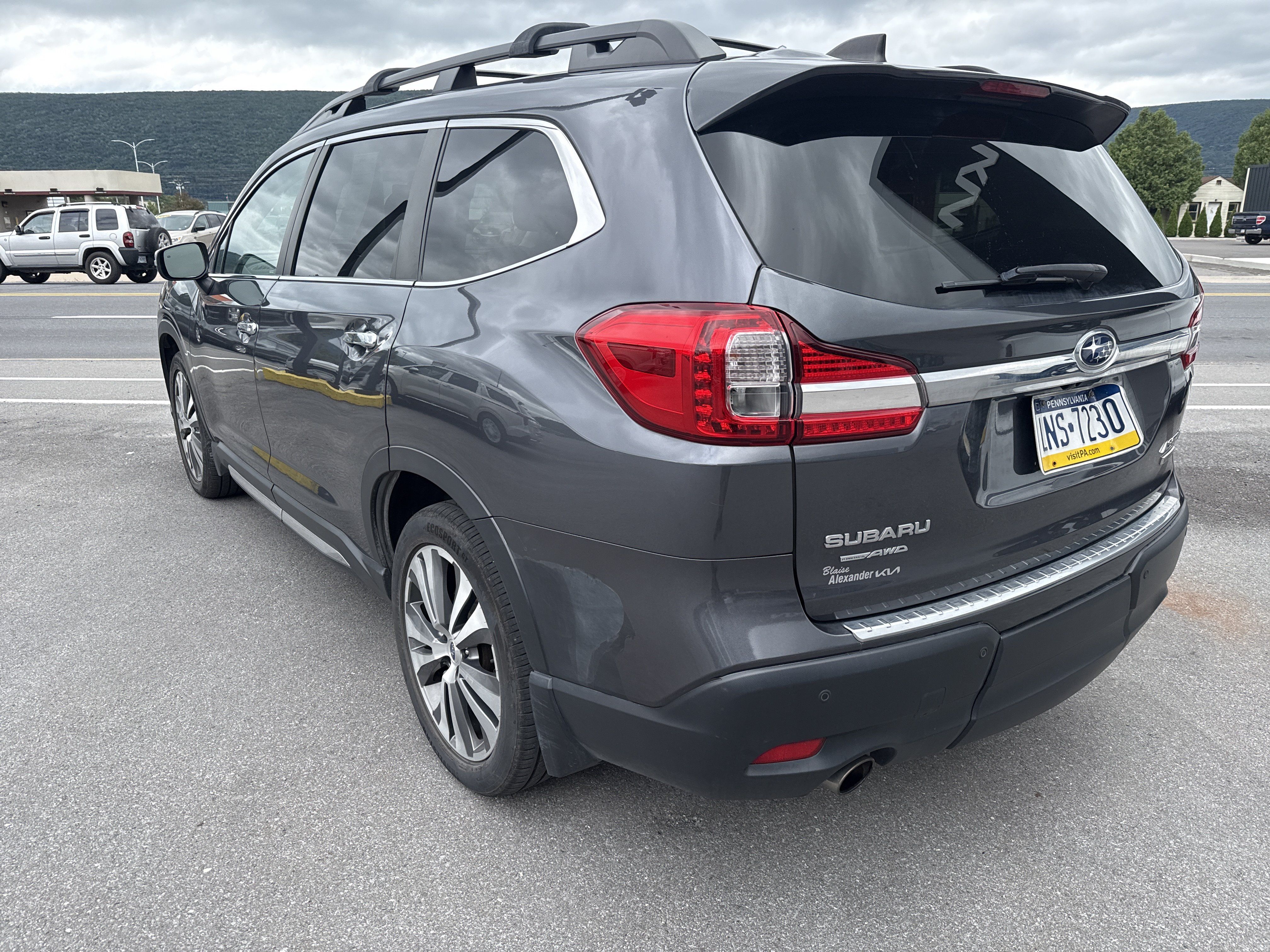 Used 2022 Subaru Ascent Touring w/ Popular Package #2A AWD/4WD image 3