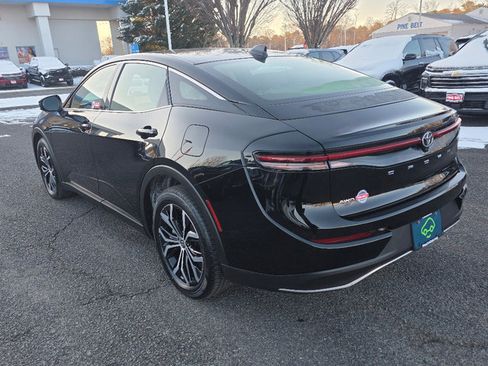 Used 2023 Toyota Crown XLE image 9