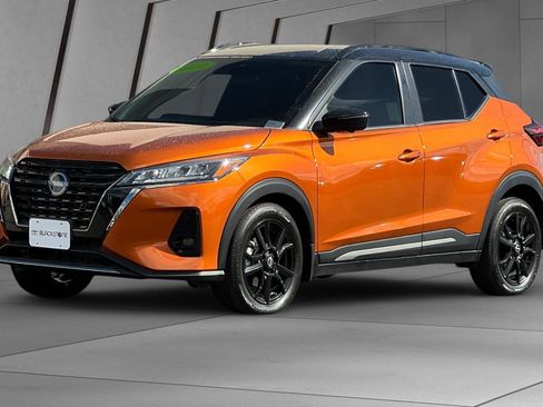 Used 2024 Nissan Kicks SR image 8
