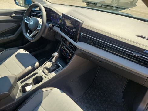 New 2026 Volkswagen Jetta SE FWD image 28
