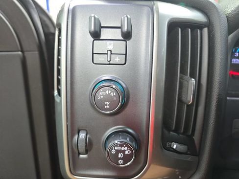Used 2018 Chevrolet Silverado 1500 LT w/ All Star Edition AWD/4WD image 26