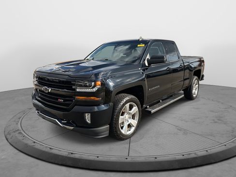 Used 2017 Chevrolet Silverado 1500 LT w/ All Star Edition image 3