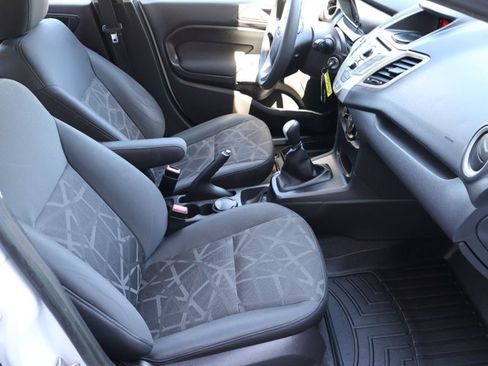 Used 2012 Ford Fiesta SE FWD image 25