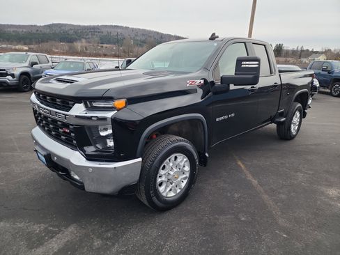 Used 2021 Chevrolet Silverado 2500 LT w/ All Star Edition image 4