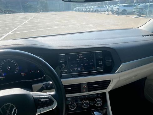 Used 2023 Volkswagen Jetta SE w/ Panoramic Sunroof Package FWD image 14