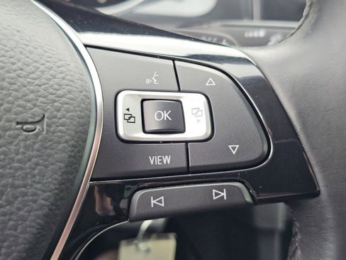 Used 2019 Volkswagen Golf S image 14