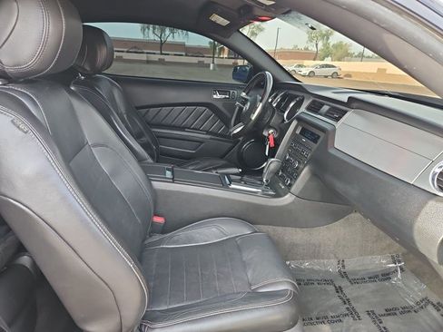 Used 2014 Ford Mustang GT Premium w/ Comfort Package RWD image 25