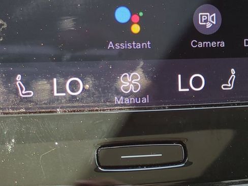 Used 2023 Volvo XC40 B5 Plus w/ Protection Package Premier image 23