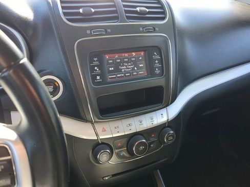 Used 2019 Dodge Journey SE w/ Connectivity Group image 25