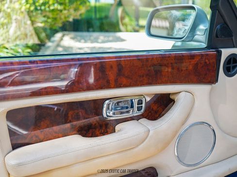 Used 2003 Bentley Arnage R image 22