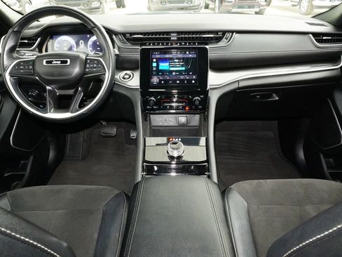 Used 2021 Jeep Grand Cherokee L Laredo image 21