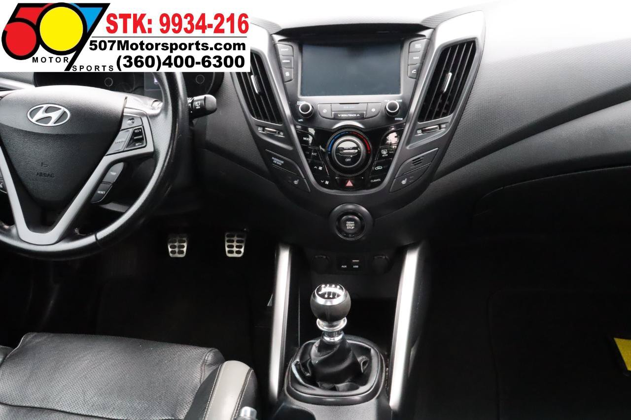 Used 2016 Hyundai Veloster Turbo w/ Option Group 04 FWD image 10