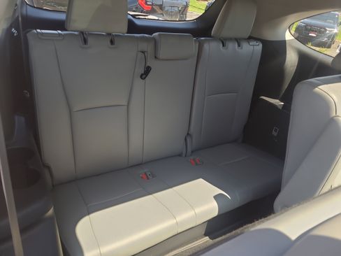 Used 2022 Toyota Highlander Platinum AWD/4WD image 31