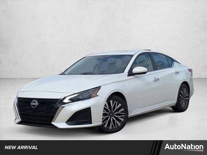 Used 2023 Nissan Altima 2.5 SV