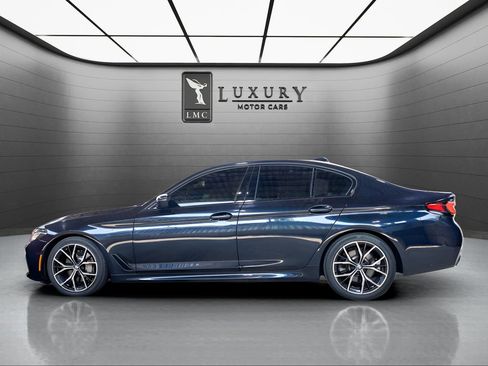 Used 2022 BMW 530i xDrive w/ M Sport Package AWD/4WD image 5