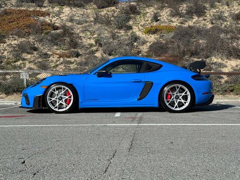 Certified 2025 Porsche 718 Cayman GT4 RS image 2