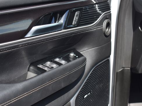 Used 2024 Jeep Wagoneer 4WD w/ Premium Group I image 14