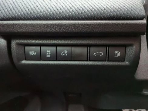 Used 2025 Toyota Camry SE w/ Convenience Package FWD image 27