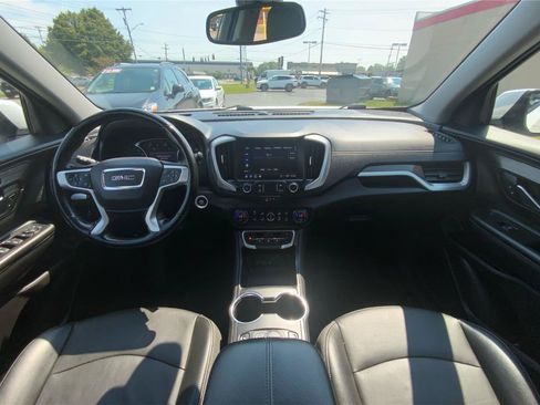 Used 2024 GMC Terrain SLT AWD/4WD image 32