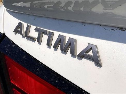 Certified 2023 Nissan Altima 2.0 SR FWD image 31