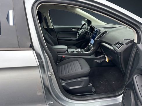 Used 2024 Ford Edge SE image 15