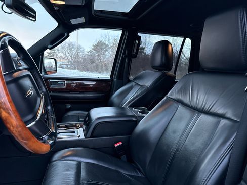 Used 2015 Lincoln Navigator 4WD image 15