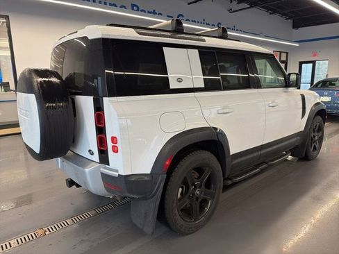 Used 2022 Land Rover Defender 110 SE image 3