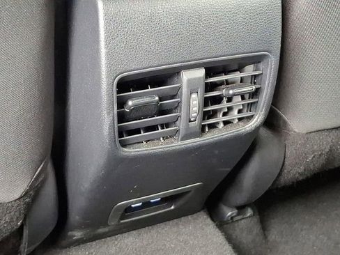 Used 2024 Toyota Corolla Cross LE image 14